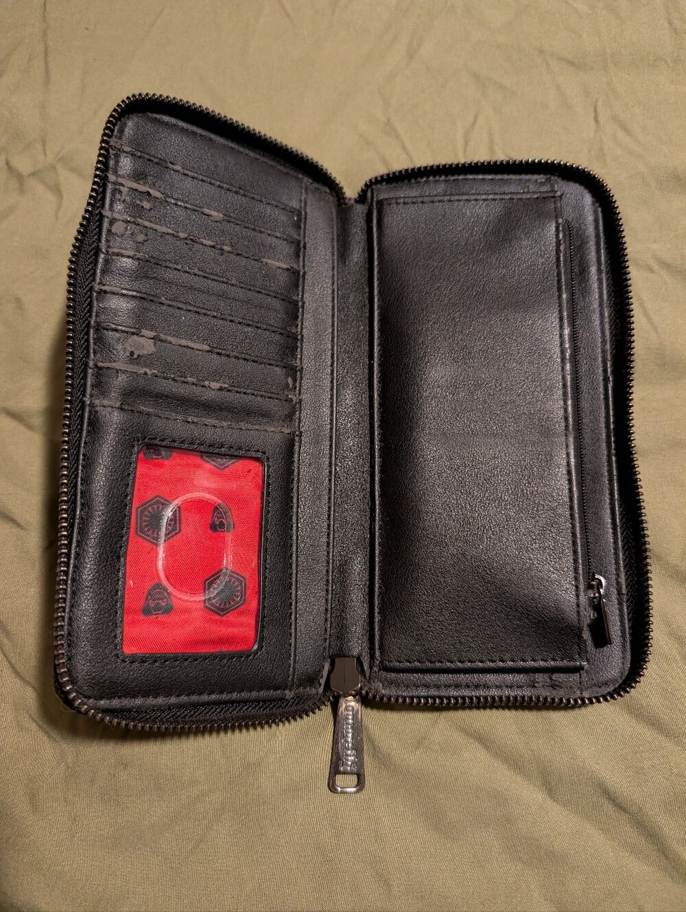 Used Star wars Kylo Ren Loungefly Bag - Picture 15 of 16
